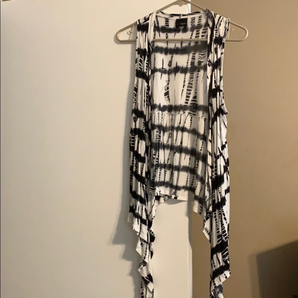 Black and white layering tank